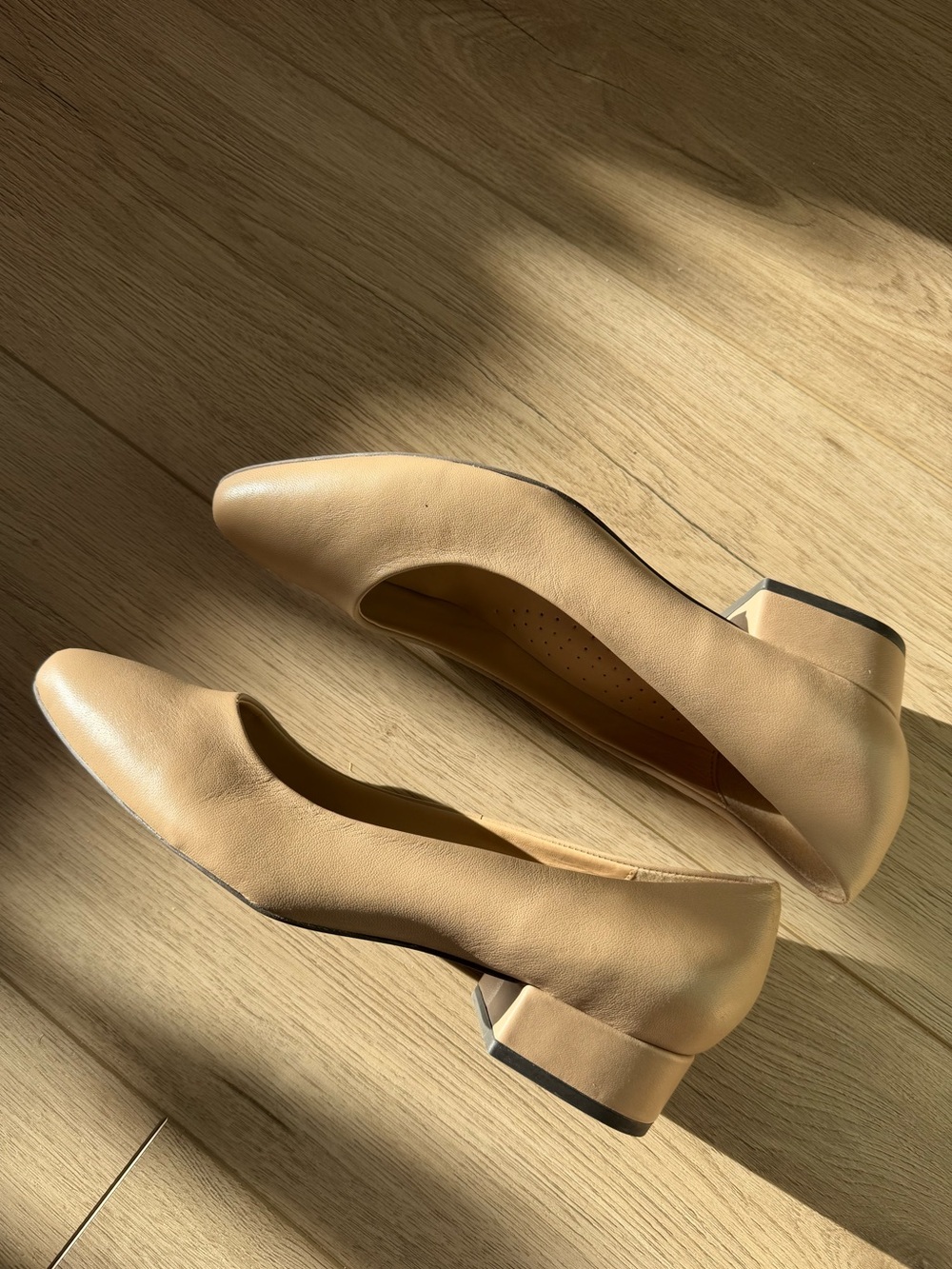 TROTTERS women’s heels